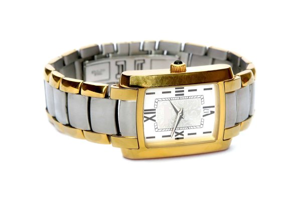 Achat d'une montre-bracelet acier: quels sont les codes à respecter ?