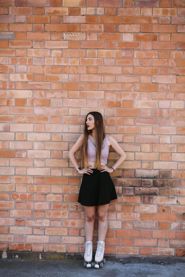 Comment adopter le style des années 70 dans sa garde-robe